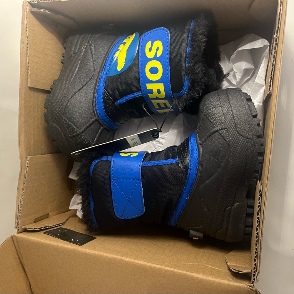 BNIB Sorel Kids Winter Boots, Size 5